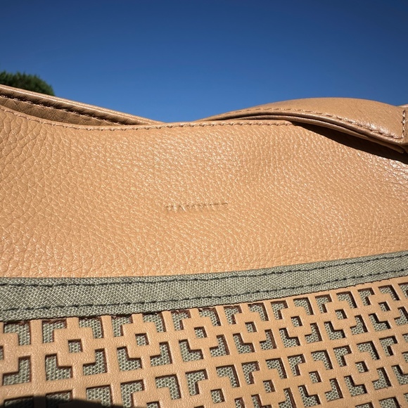 NWT Hammitt Andersen Breeze Block Tan And Brushed Gold Tote - Picture 14 of 16